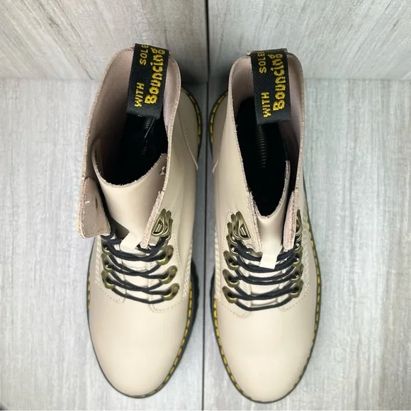 NEW Dr. Marten Docs Leona Taupe Brown Leather Heeled Combat Boot Women’s Size 10 - Picture 6 of 10